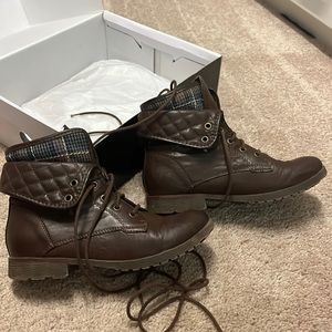 Nine West lace up brown boots